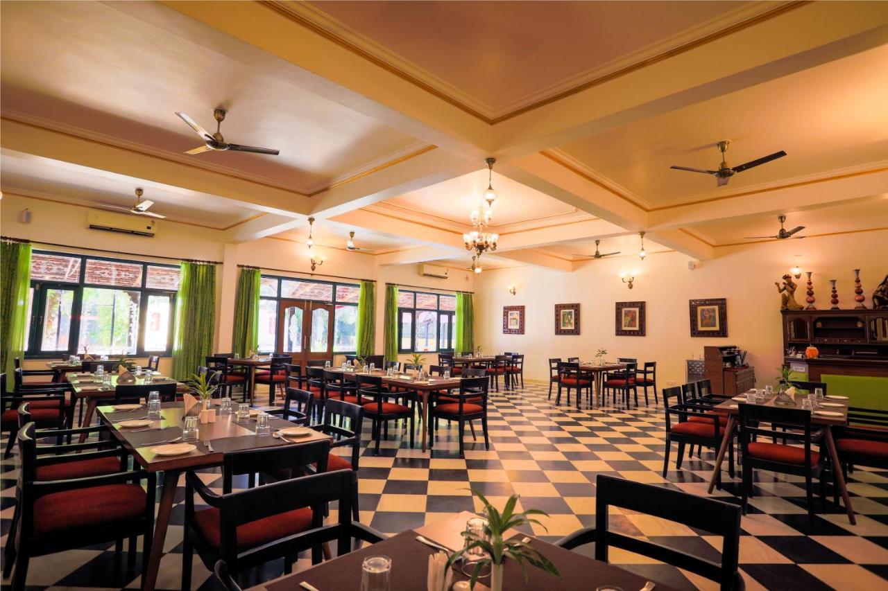 Amantra Shilpi Resort & Spa Udaipur Buitenkant foto
